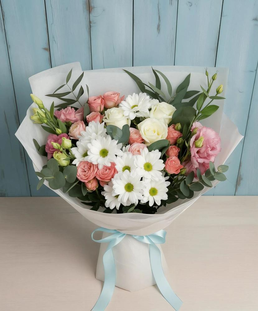 Букет нежный в Ноябрьск Букет цветов из: Розы, Лизиантусы и Хризантемы в Ноябрьск