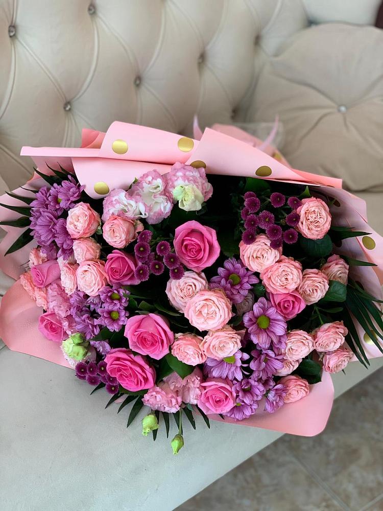 Букет цветов из: Хризантемы, Розы и Лизиантусы в Ноябрьск