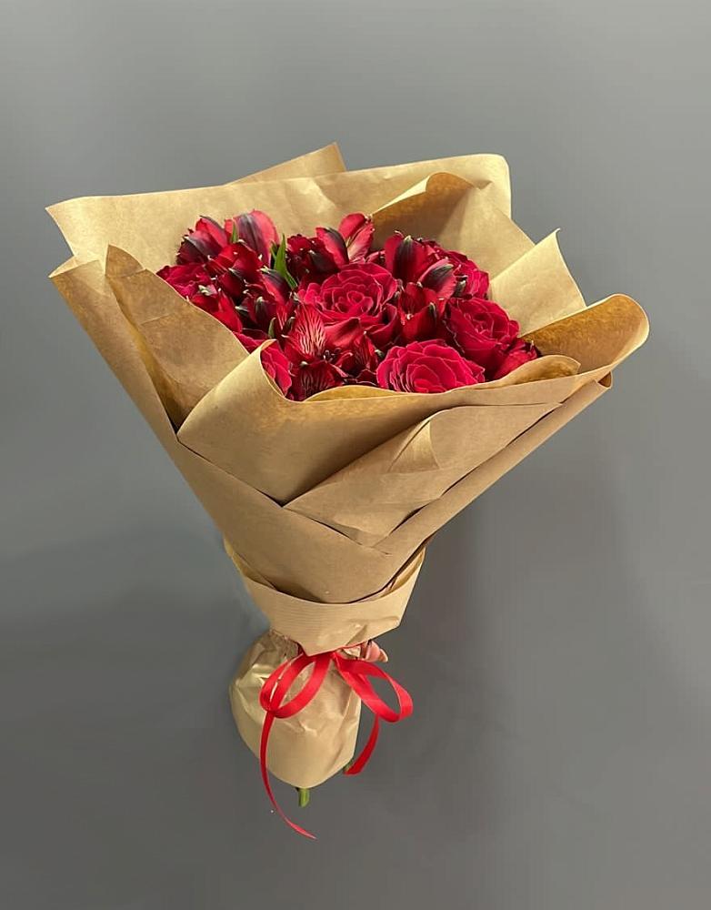 Букет цветов из: Альстромерии и Розы в Ноябрьск