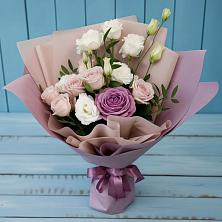 Букет Легкое дыхание в Ноябрьск Букет цветов из:  Розы и Лизиантусы в Ноябрьск