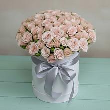 Цветочная композиция из Розы в шляпной коробке в Ноябрьск