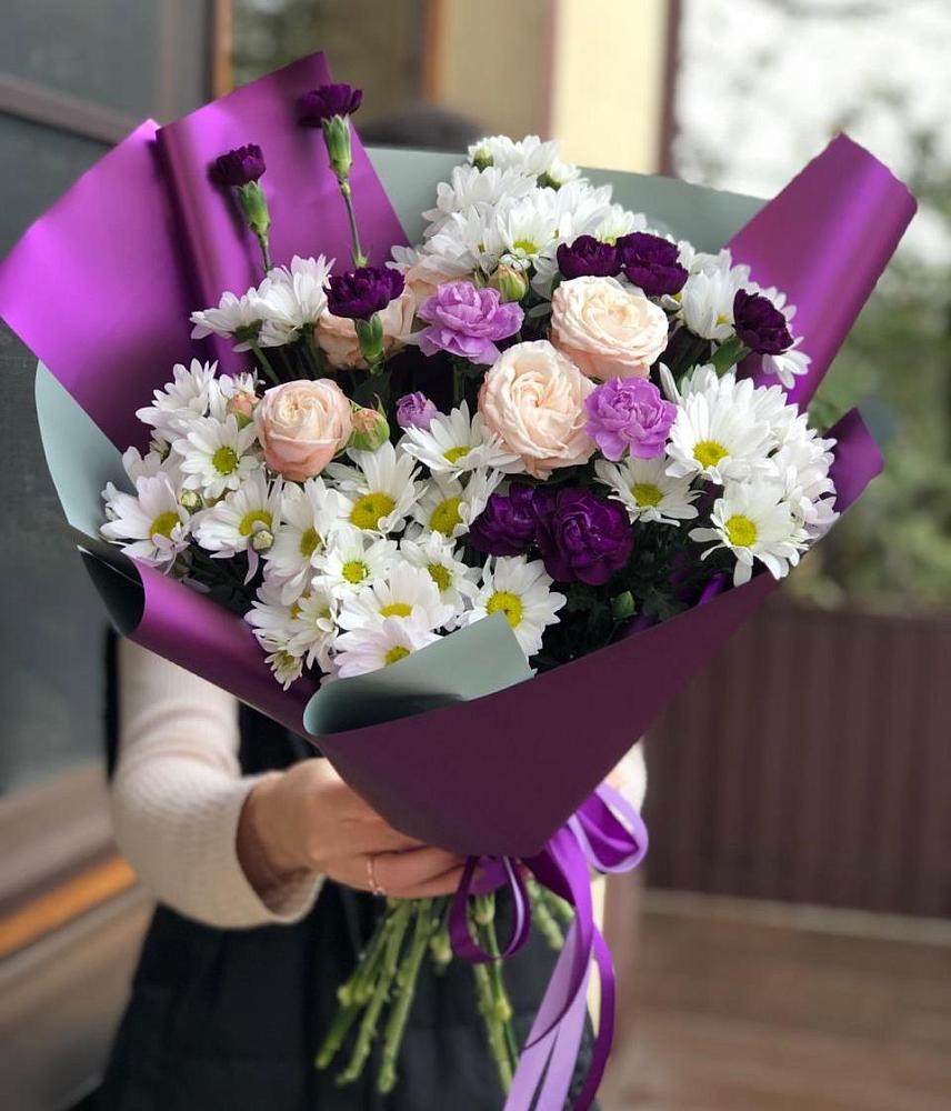 Букет цветов из: Хризантемы, Гвоздики и Розы в Ноябрьск