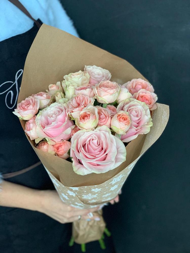 Букет цветов из: Хризантемы и Розы в Ноябрьск