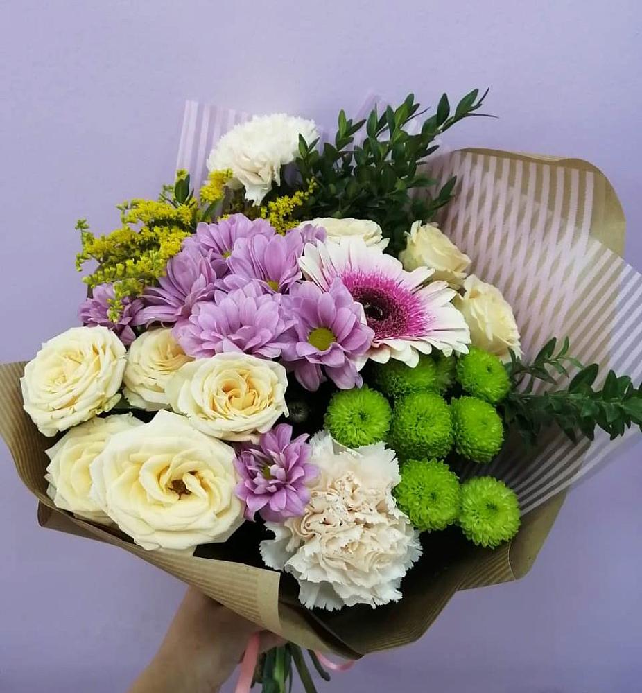 Букет цветов из: Хризантемы, Розы, Гвоздики и Герберы в Ноябрьск