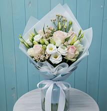 Букет цветов из:  Розы и Лизиантусы в Ноябрьск