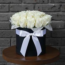 Композиция воздушная нежность в Ноябрьск Цветочная композиция из Розы в шляпной коробке в Ноябрьск